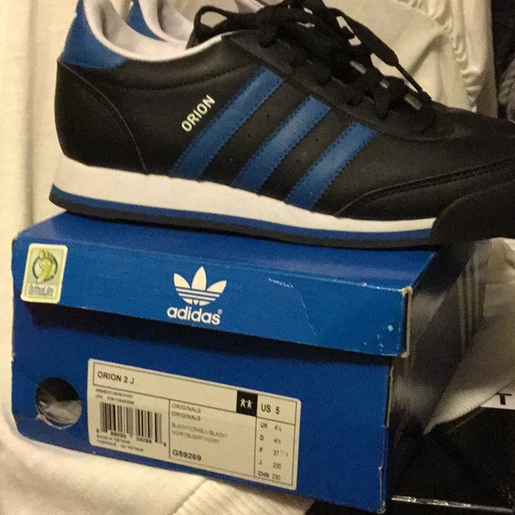 adidas gazelle silver green womens Terry Fox 25th Anniversary Adidas Orion Shoes 1980 Marathon Of Hope Si –  Glory Days Collectibles main image 0